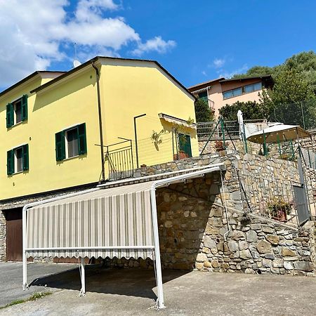 Ulivi - Comodita E Tranquillita Con Patio E Parcheggio إمبيريا المظهر الخارجي الصورة