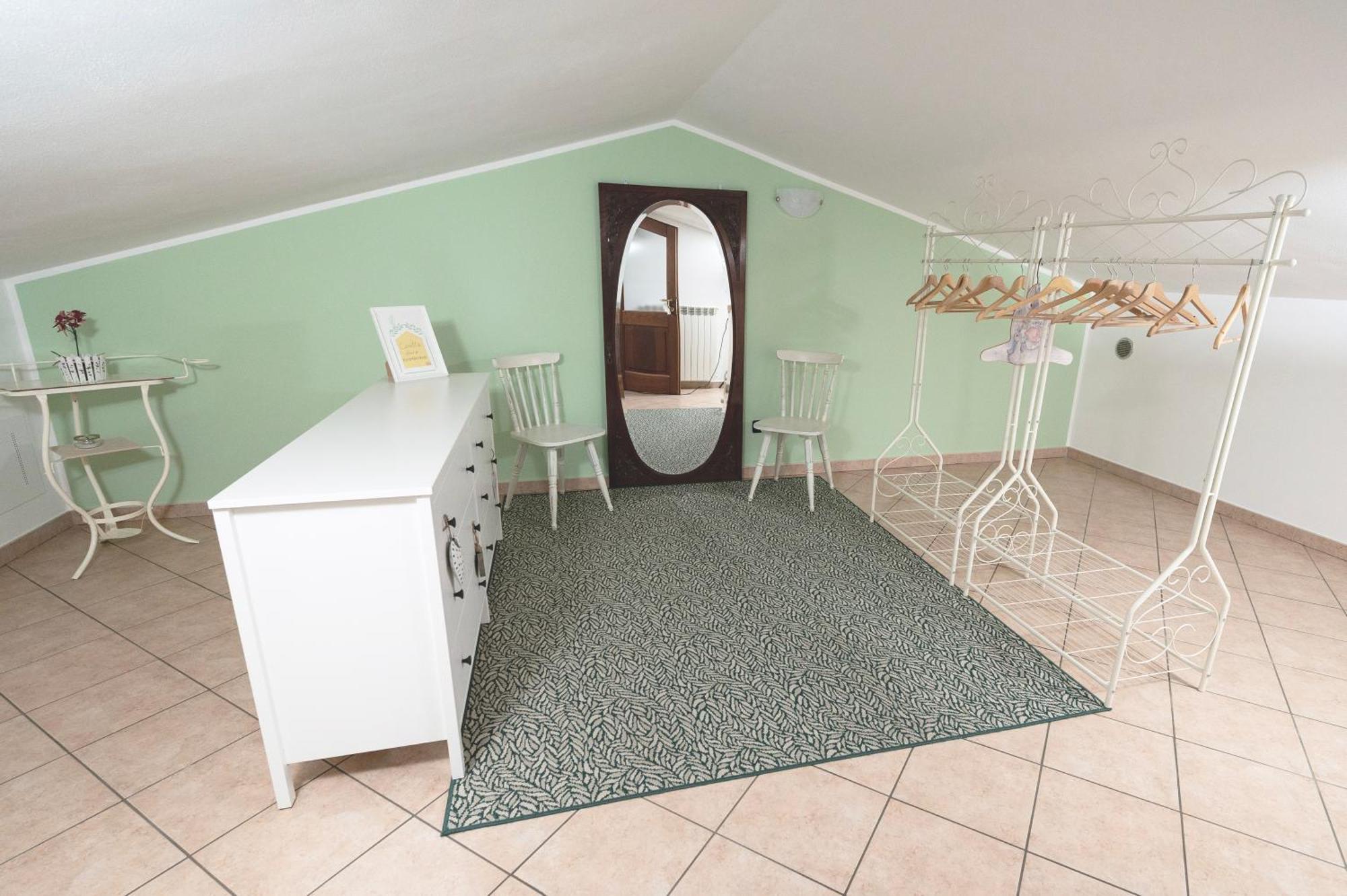 Ulivi - Comodita E Tranquillita Con Patio E Parcheggio إمبيريا المظهر الخارجي الصورة